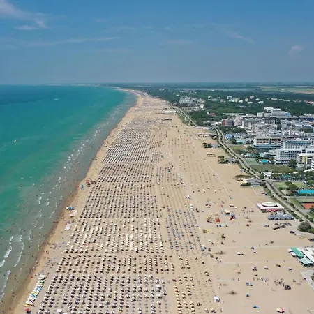 Cozy Oasis For Families - Beahost Villa Bibione
